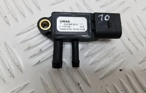 Volkswagen Golf V Exhaust gas pressure sensor 03G906051A