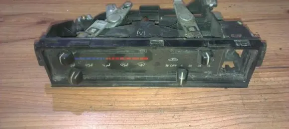 Mazda 626 Climate control unit nenustayyta
