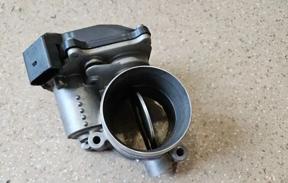 Audi Q7 4M Throttle valve 059145950AH