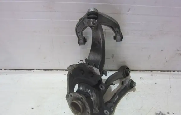 BMW 5 F10 F11 Front wheel hub spindle knuckle 6775769