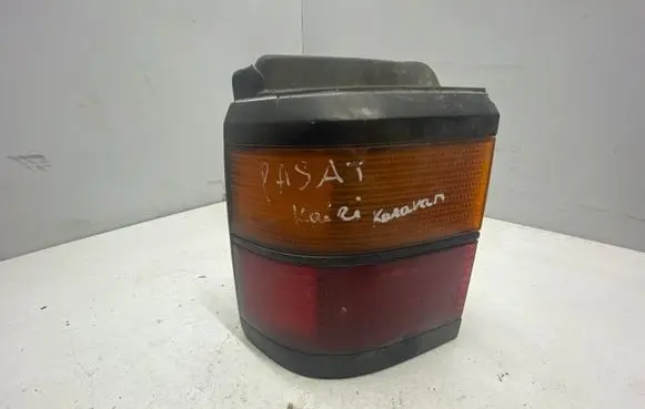 Volkswagen PASSAT B3 Rear/tail lights 333945257