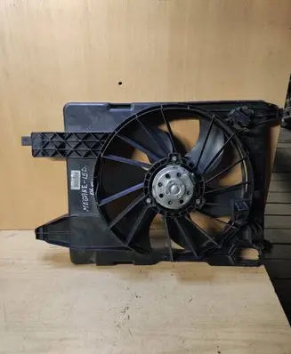 Renault Megane II Radiator cooling fan shroud 8240357