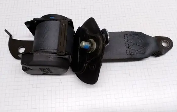 Mitsubishi Galant Rear seatbelt N1084 N0Y01 G0090