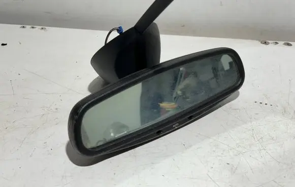 Rear view mirror (interior)
