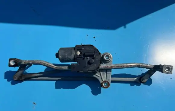 Volvo V70 Front wiper linkage and motor 3397021528 31333456