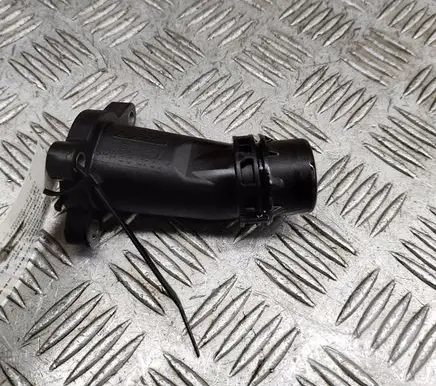 BMW 4 F32 F33 Engine coolant pipe/hose 8511205