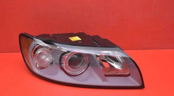 Volvo V50 Headlight/headlamp 31335222