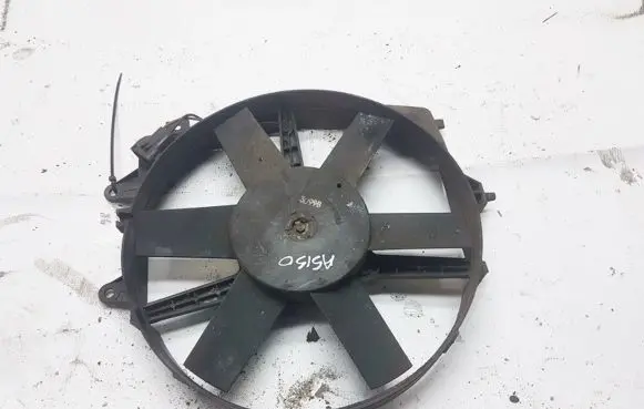 Radiator cooling fan shroud