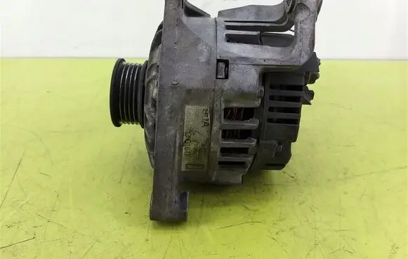 Volkswagen PASSAT B5.5 Generator/alternator 06B903016D