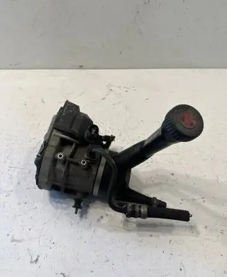 Peugeot 308 SW Power steering pump 9684979180 GEP58C A0015321