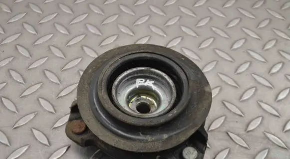 Hyundai Tucson TL Front upper strut mount 