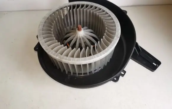 Volkswagen Polo V 6R Heater fan/blower 6Q1819015J 6Q1819015