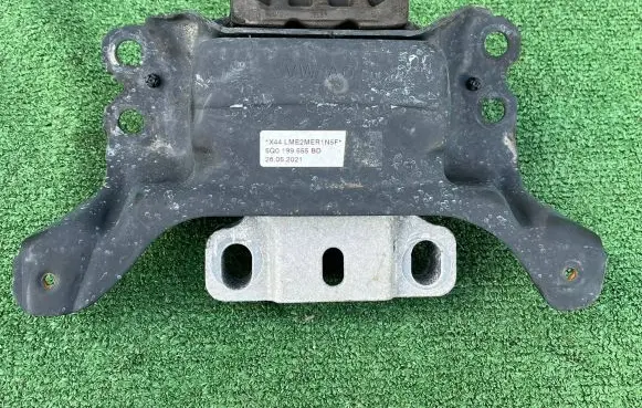 Volkswagen T-Roc Gearbox mount 5Q0199555BD 26052021 LME2MER1N5F