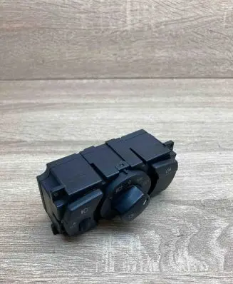 BMW 5 E60 E61 Light switch 6953735