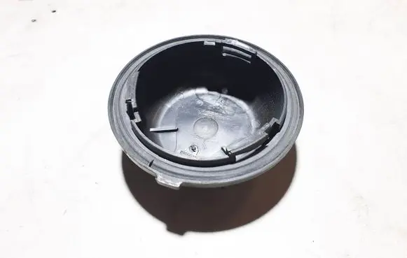 Volvo S60 Headlight/headlamp dust cover 89000387