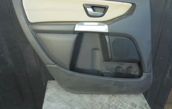 Volvo XC90 Coupe rear side trim panel LEWY