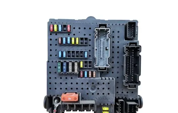 Volvo XC90 Fuse module 8676391 12217799 04W335