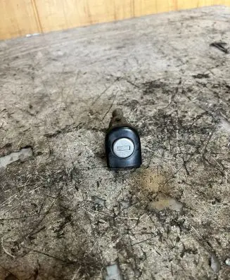 Volkswagen Golf V Front door lock (next to the handle) 0837167168C