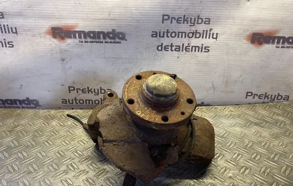 Iveco Daily 30.8 - 9 Front wheel hub