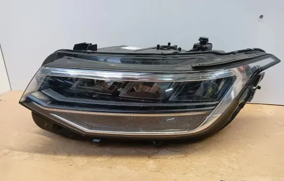 Volkswagen Tiguan Headlight/headlamp 5NB941035G