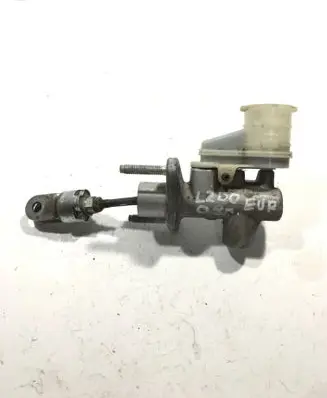 Mitsubishi L200 Clutch master cylinder 
