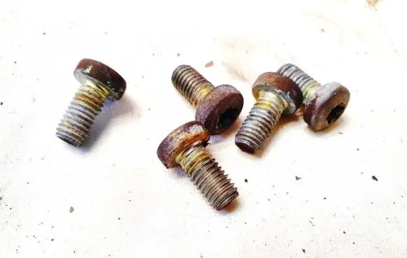 Peugeot 407 Nuts/bolts 
