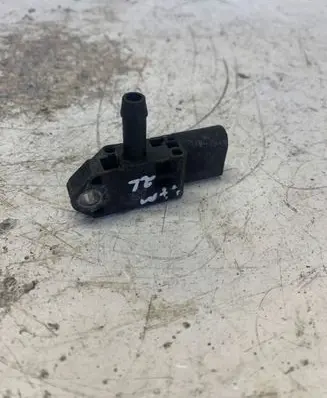 Audi A4 S4 B9 Exhaust pressure sensor 04l906051