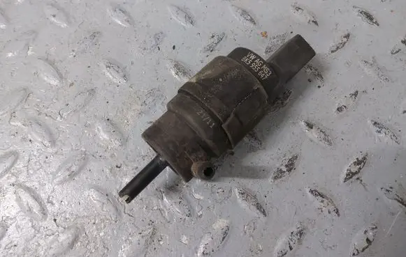 Audi A7 S7 4G Windscreen/windshield washer pump 8K5955647