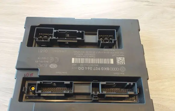 Audi A4 S4 B8 8K Comfort/convenience module 8K0907064DQ