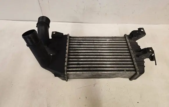 Opel Astra H Intercooler radiator 13213402 WTP8630 3299B