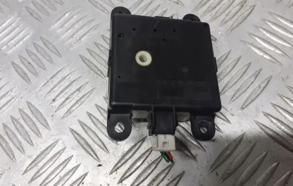 Nissan Primera Central body control module 3C270-30850