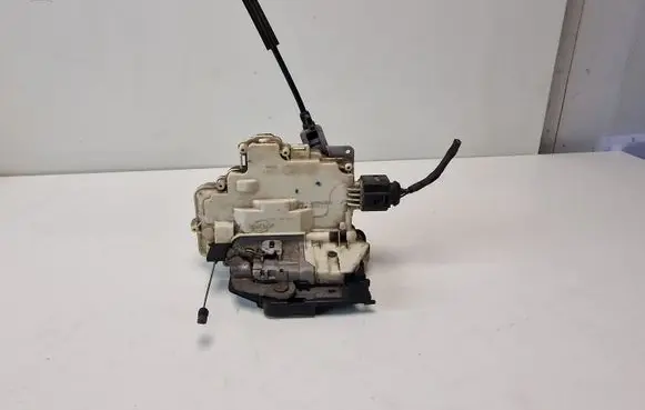 Seat Altea Rear door lock 5P0839012