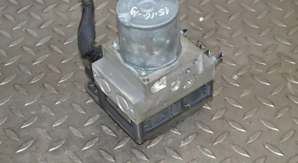 BMW 5 F10 F11 ABS Pump 6851374