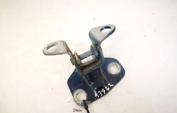 Chrysler 300M Rear door lower hinge 04574436