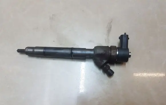 KIA Ceed Fuel injector 0445110320