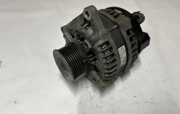 Ford Mustang VI Generator/alternator GR3T10300HB