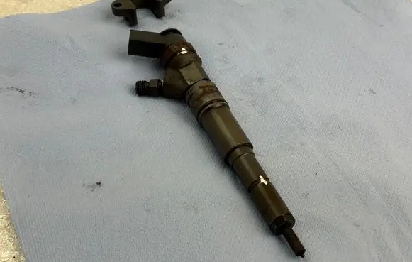 Fuel injector