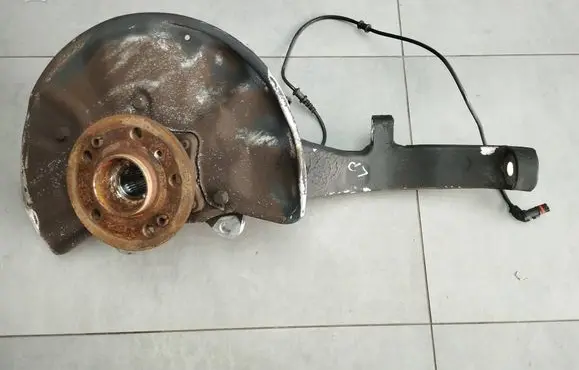 Mercedes-Benz GLE (W166 - C292) Front wheel hub spindle knuckle 16609