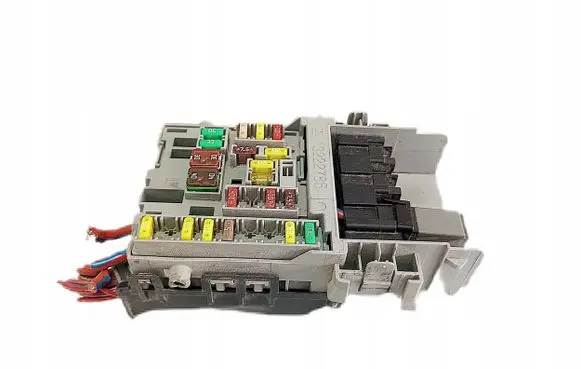 Opel Insignia A Fuse module 13222786