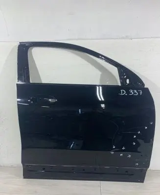 Mercedes-Benz GLA H247 Front door