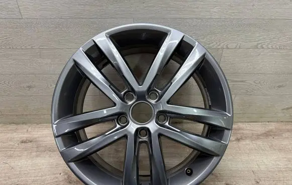 Volkswagen Touran III R17 alloy rim 5TA601025G