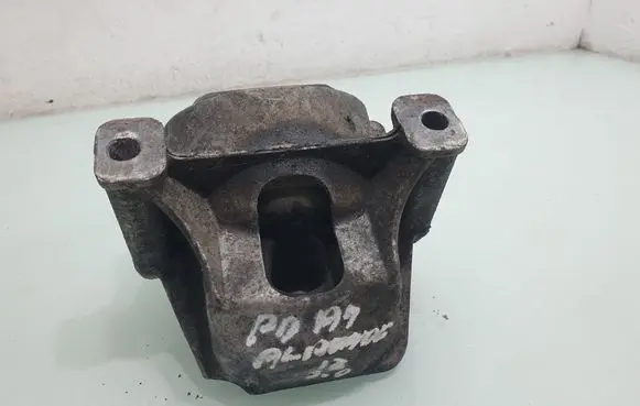 Audi A4 Allroad B8 Engine mount bracket 