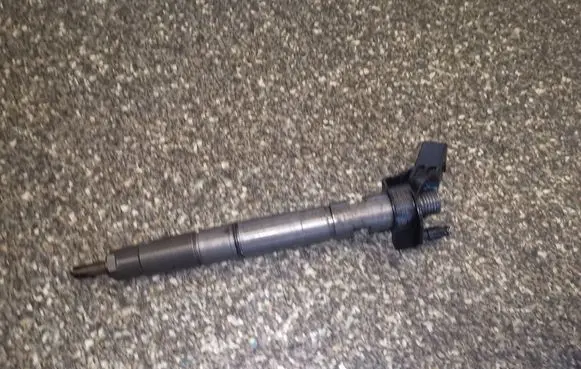 Audi A6 S6 C6 4F Fuel injector 0445115052