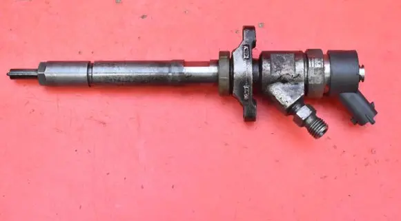 Ford Focus C-MAX Fuel injector 0445110239