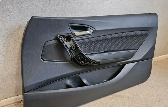 BMW 2 F22 F23 Front door card panel trim