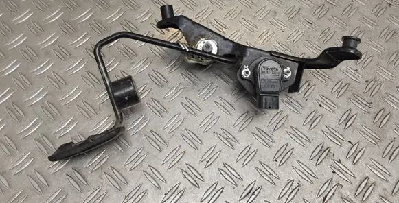 Toyota RAV 4 (XA20) Accelerator throttle pedal 8928133010 7801042020