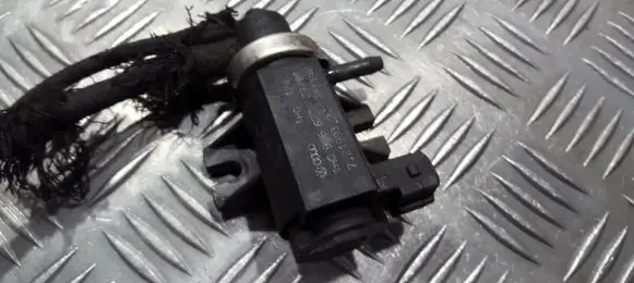 Volkswagen Golf IV Turbo solenoid valve 1H0906627