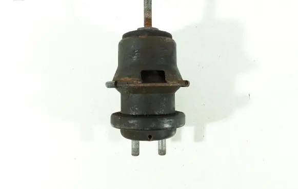 Subaru Legacy Engine mount bracket