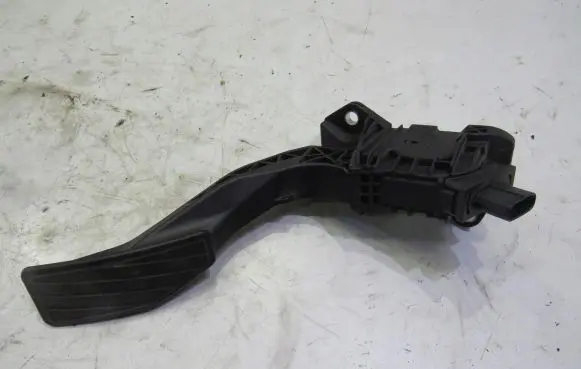 Suzuki Ignis Accelerator throttle pedal 49400-81P400