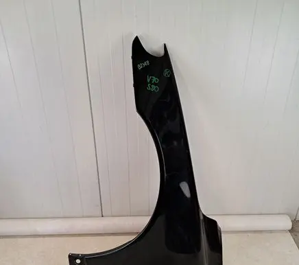 Volvo V70 Fender B2348